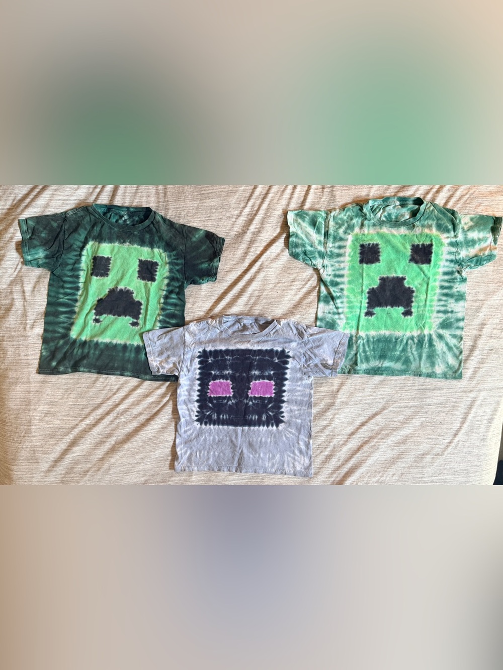Kids Minecraft Tie-Dye Graphic Tee 2 Creepers and an Enderman